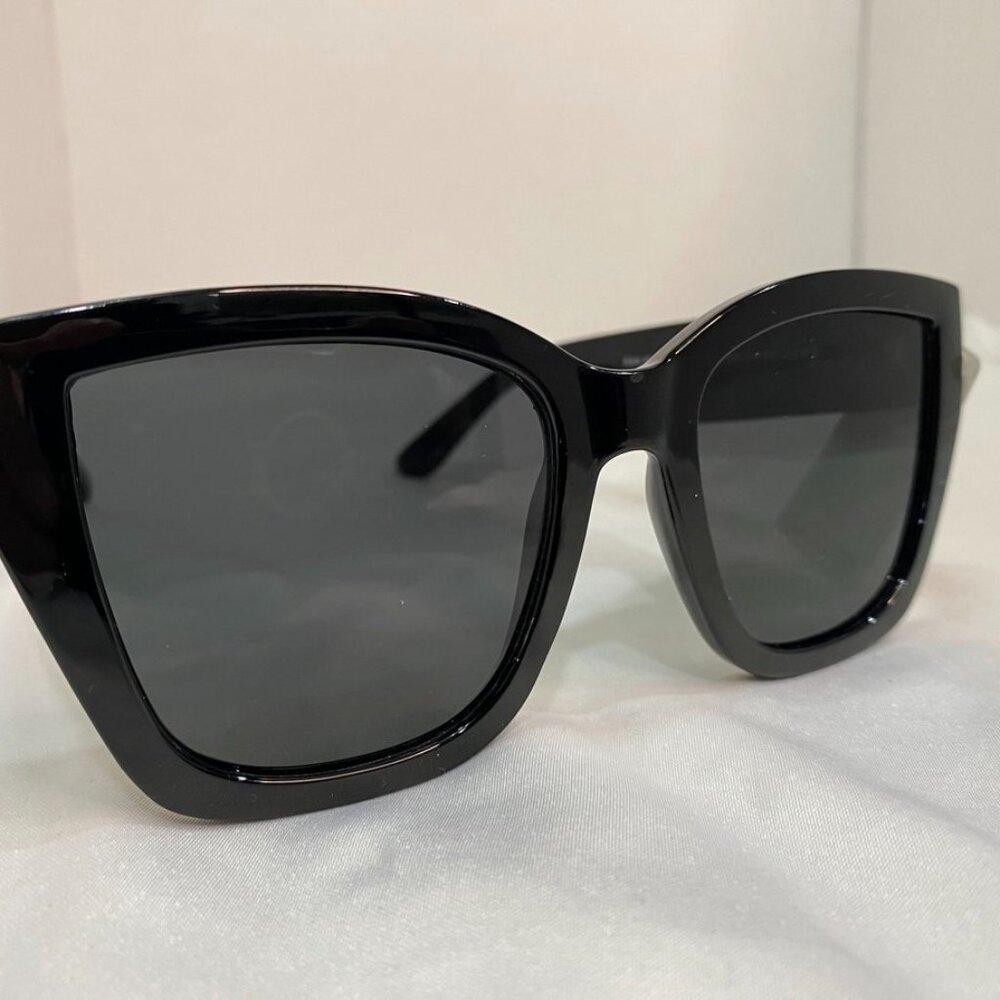 Aire Haedus Oversized Square Cat-Eye Sunglasses Black Smoke Mono NWOT - Picture 4 of 10